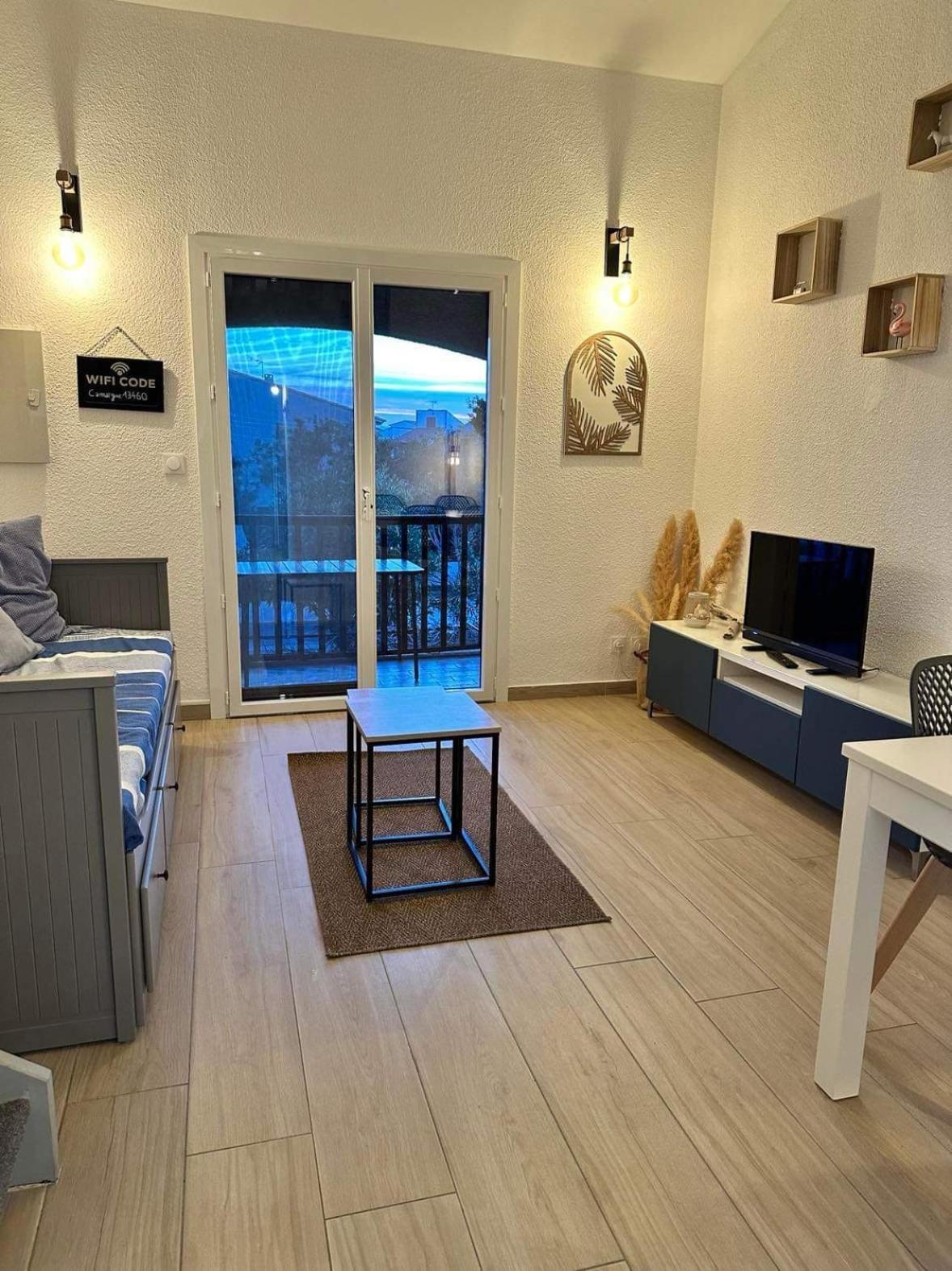 Appartement Duplex 4Pers Climatise - Locations Vld Camargue サントマリー・ド・ラメール エクステリア 写真